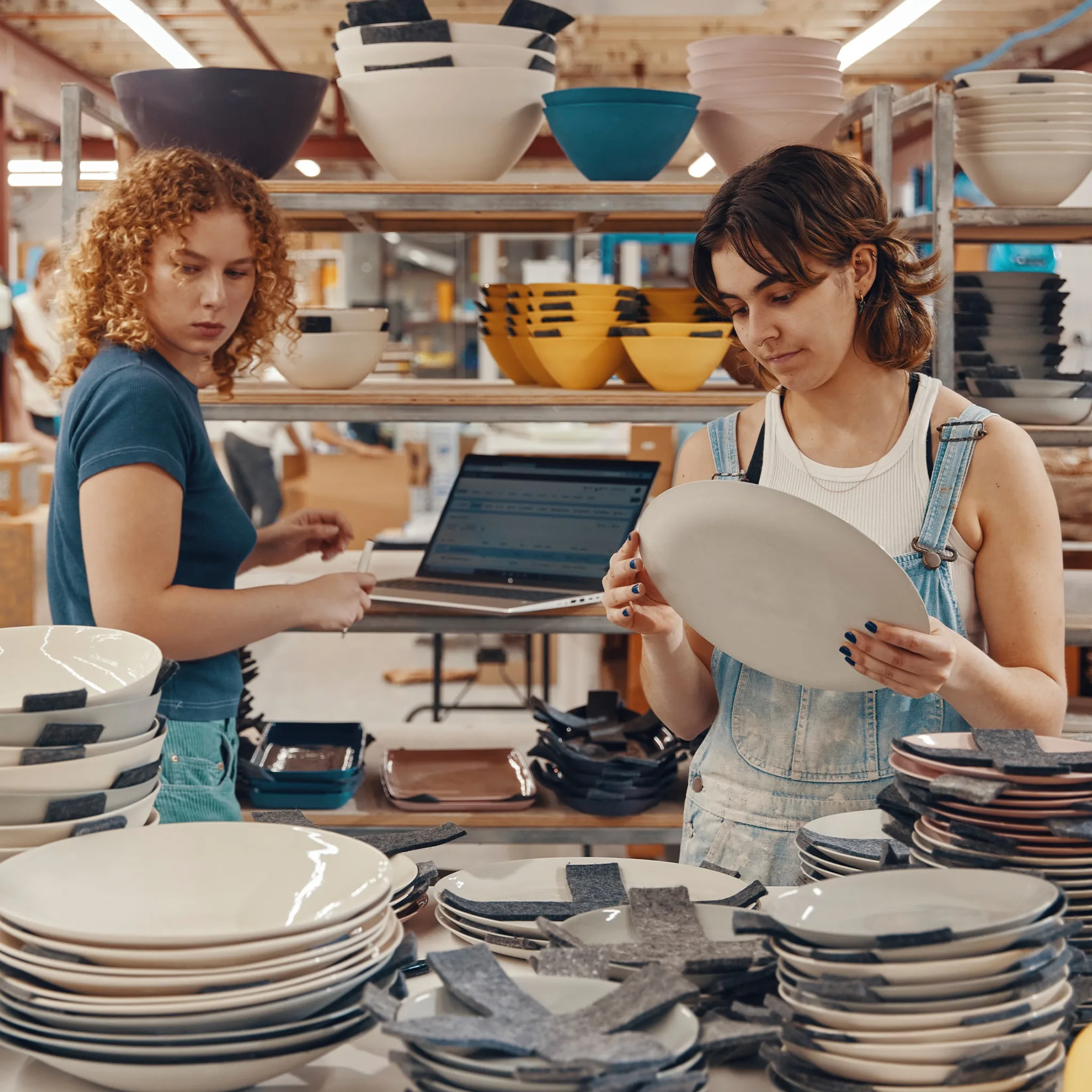 Imagen 7 de Notebook HP ProBook 440 G10 I5-1335U RAM 32GB SSD1TB 14" RTX 2050 4GB W11H