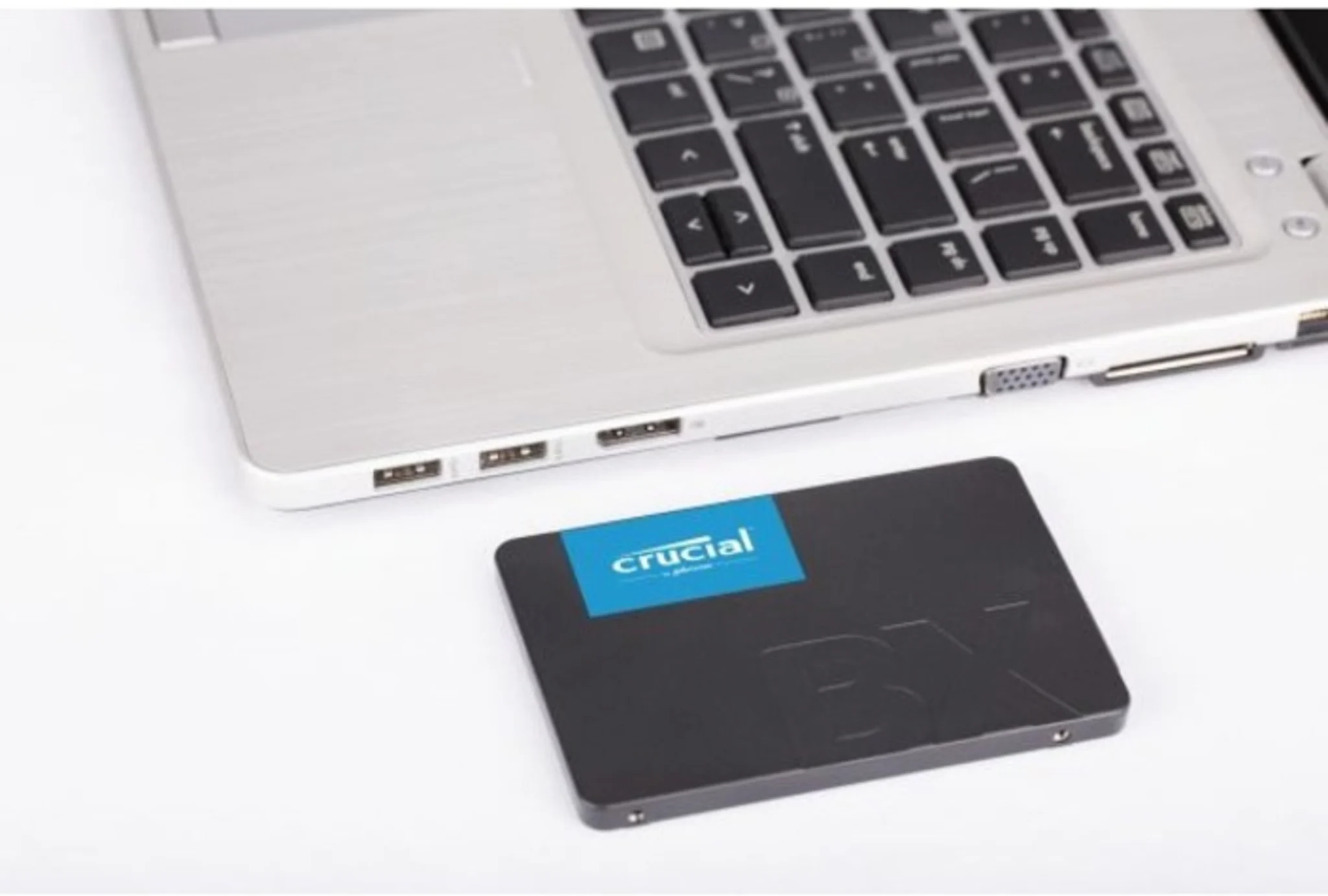 Imagen 1 de Unidad SSD Crucial BX500 500GB 2.5" SATA 3 6Gb/s NAND TLC Lect550MB/s Esc500MB/s