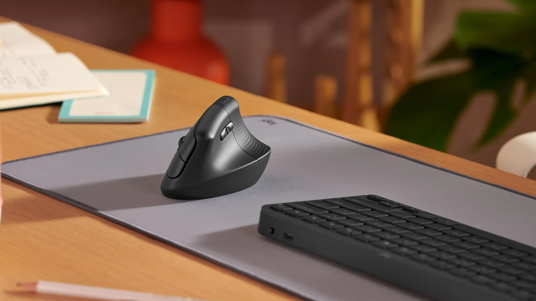 Imagen 7 de Mouse Ergonónico Inalámbrico Logitech Lift Vertical 4000DPI 6 BT Rosado