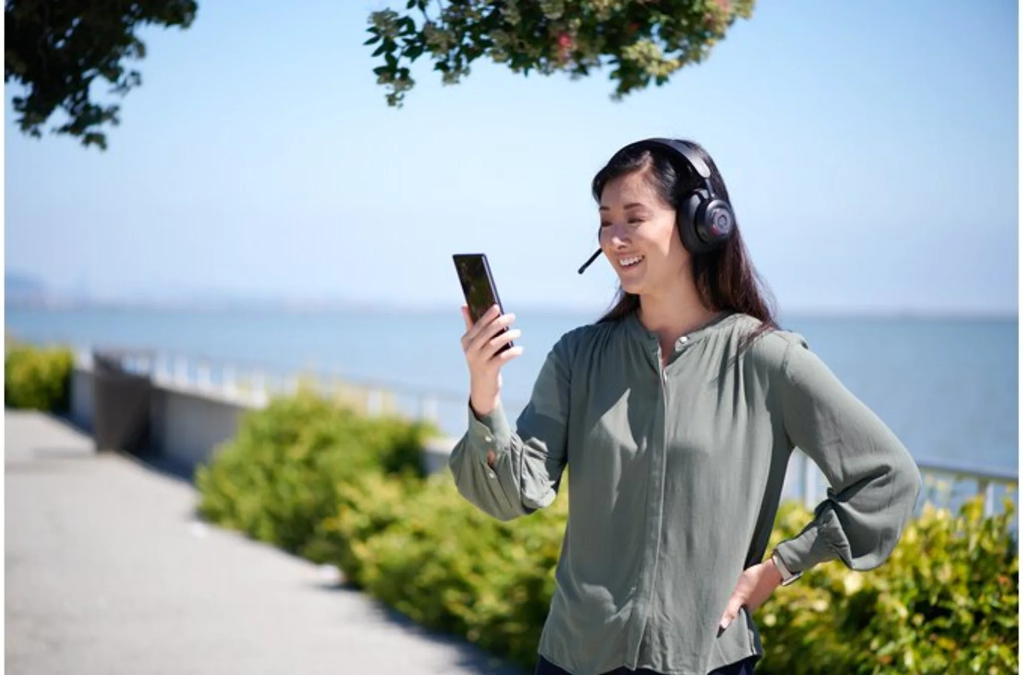 Imagen 12 de Audífonos Inalámbricos OnEar Kensington H3000, 550 mAh USB Type-C/A Bt5.2 Negros