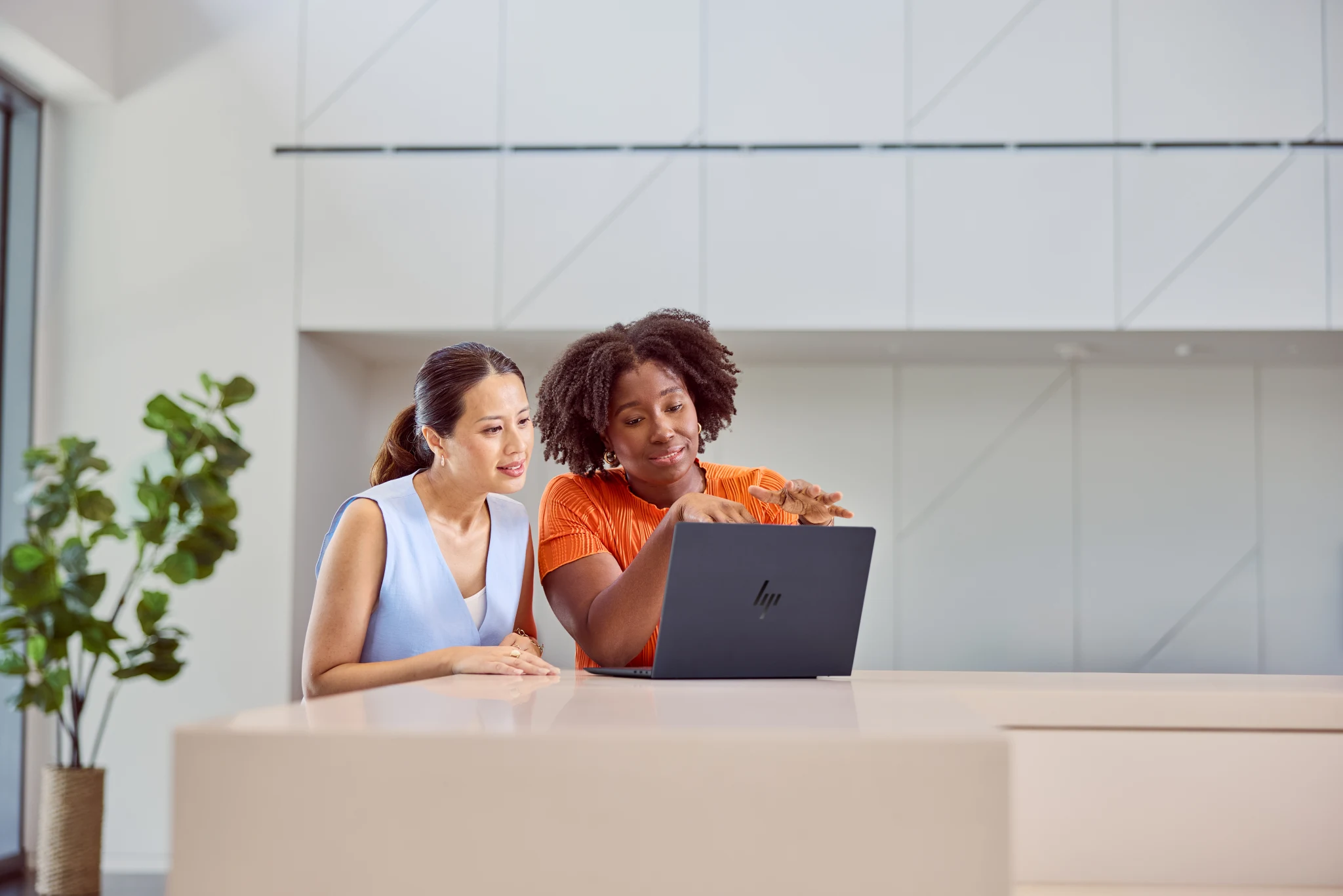 Imagen 10 de Notebook HP EliteBook Ultra G1i Intel Core Ultra 7 258V 32GB 1TB 14" 2.8K W11P