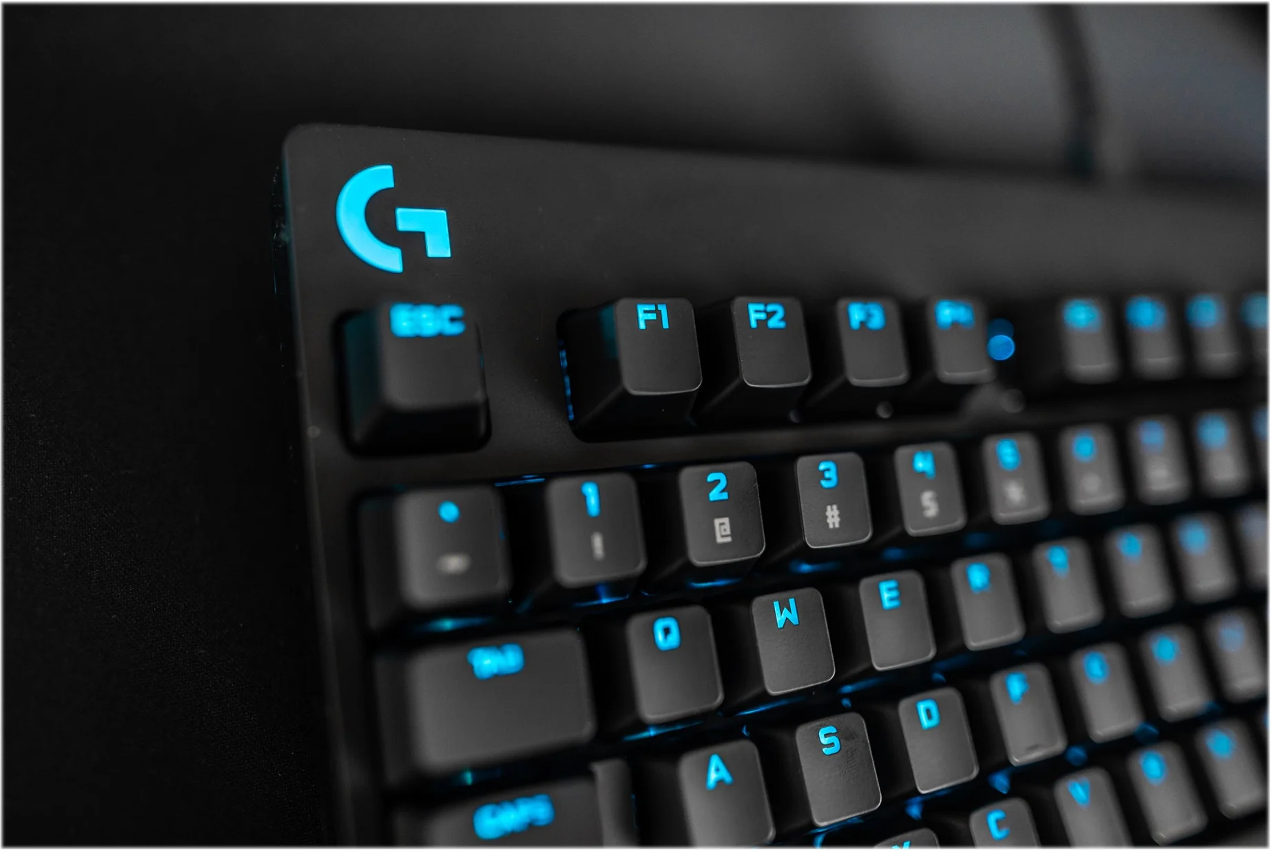Imagen 8 de Teclado Gamer Alámbrico Logitech G Pro RGB Mecánico Switch GX Blue Color Negro