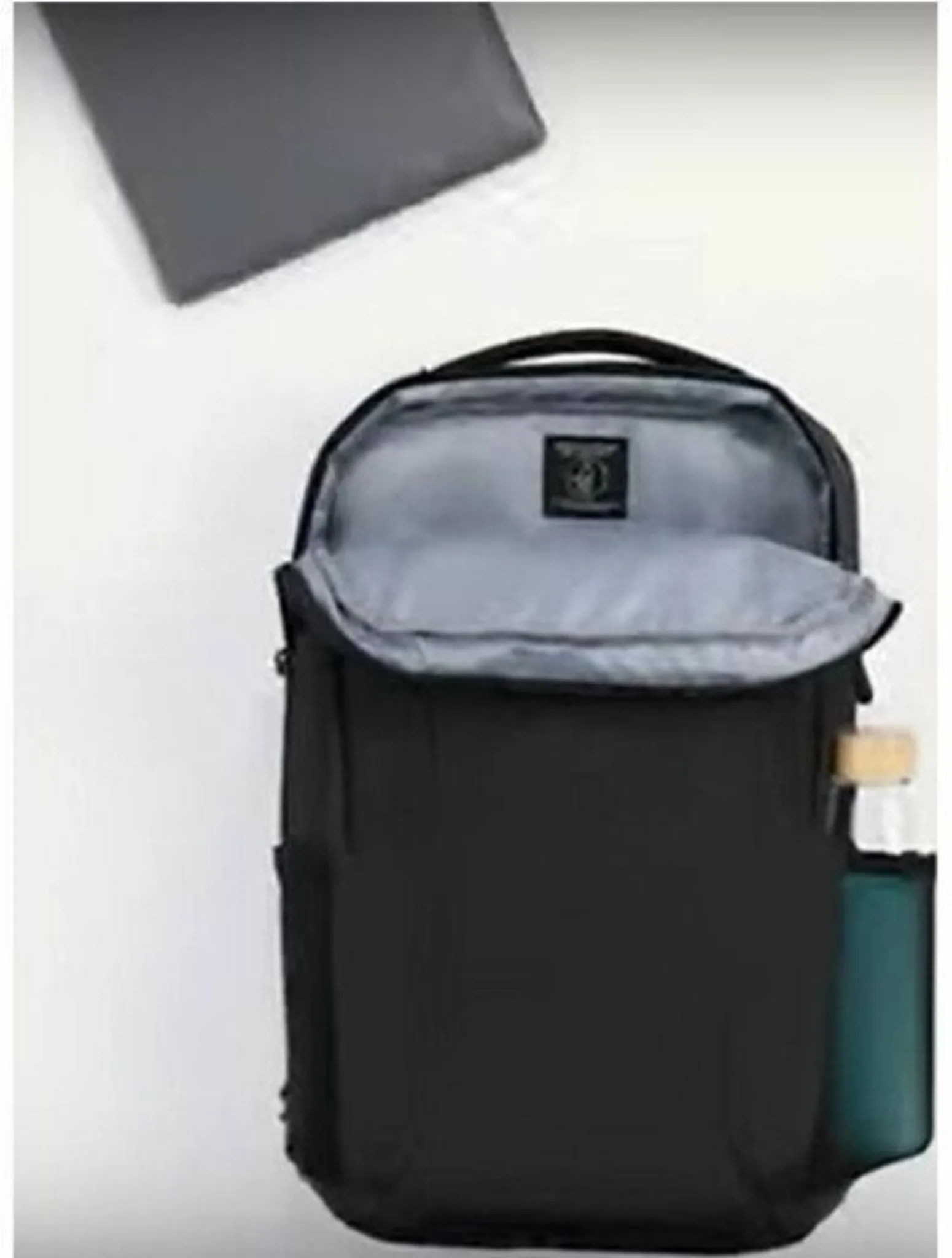 Imagen 2 de Mochila Dell EcoLoop Pro Slim para Notebook 15" con Tejido 600D de uso intensivo