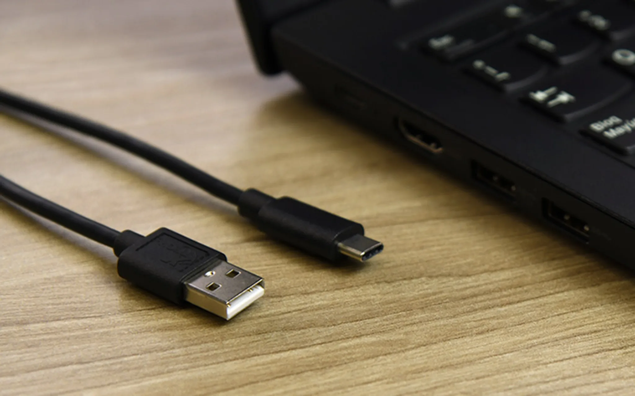 Imagen 2 de Cable USB-C a USB-A v2.0 M/M Longitud 1.8 metros Color Negro - XTech