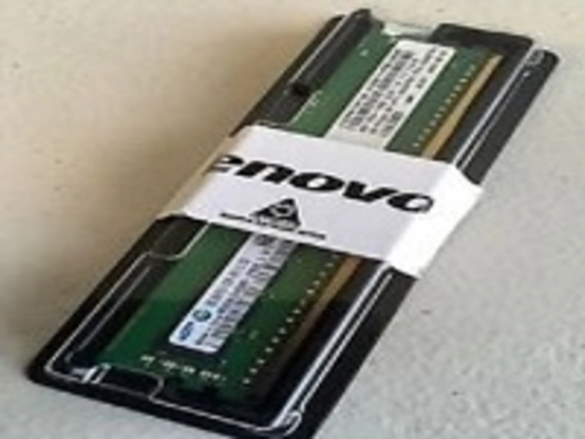 Imagen 1 de Lenovo DDR4 32 GB - DIMM 288-pin - 2400 MHz / PC4-19200