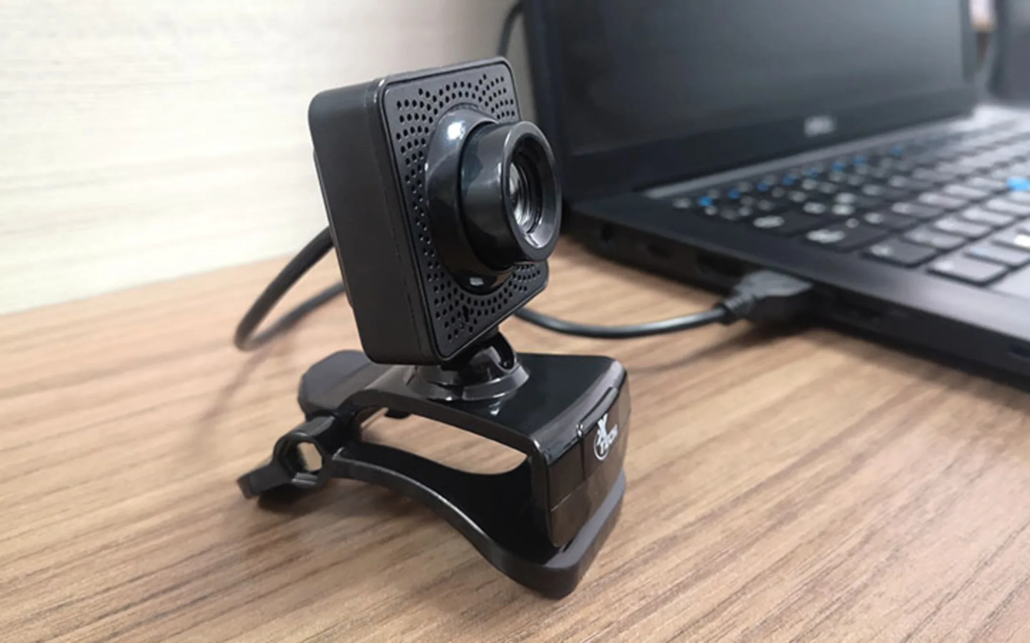 Imagen 3 de Cámara Web Xtech XTW-480 Gaze HD con Micrófono 640x480P Wired USB Negro