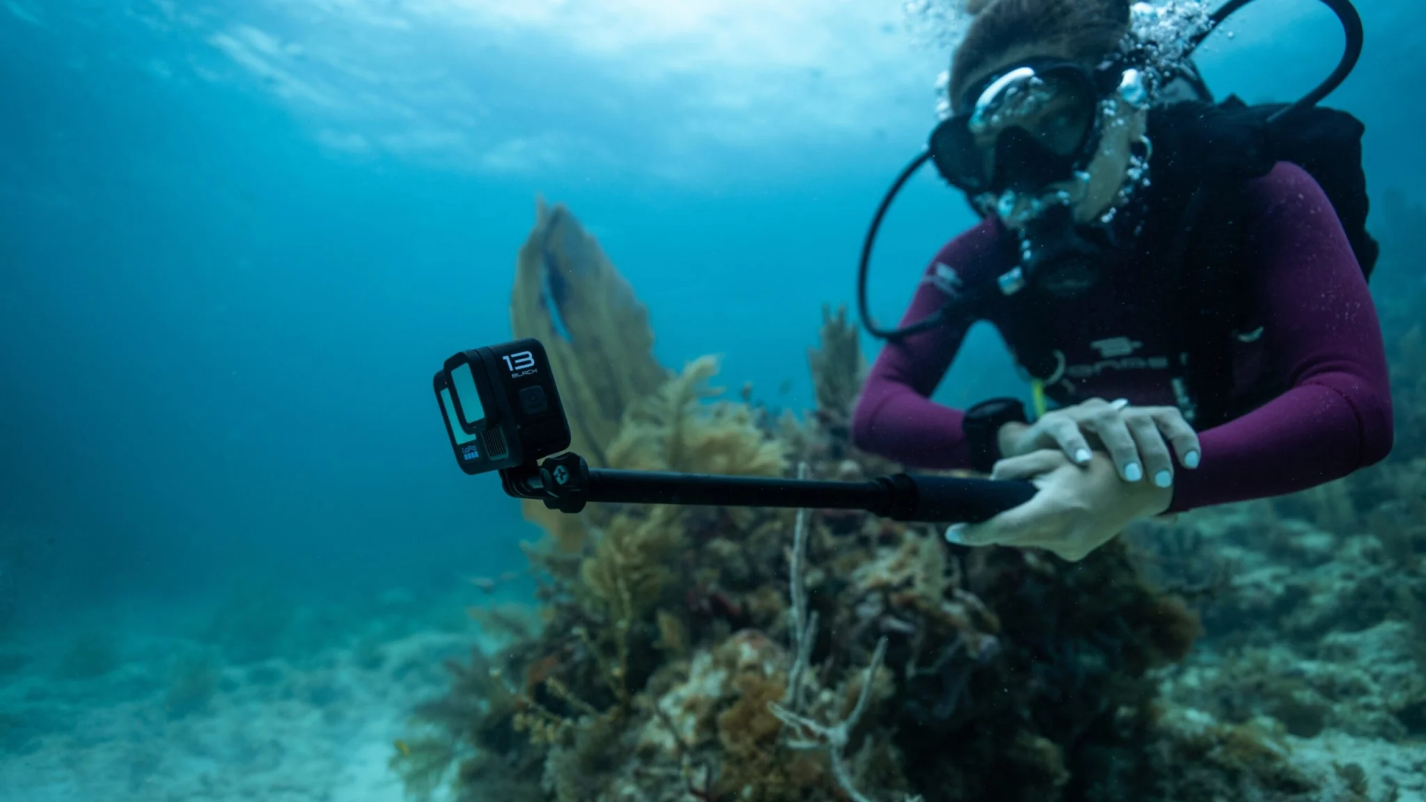 Imagen 2 de Cámara de Acción GoPro HERO13 Holiday Bundle