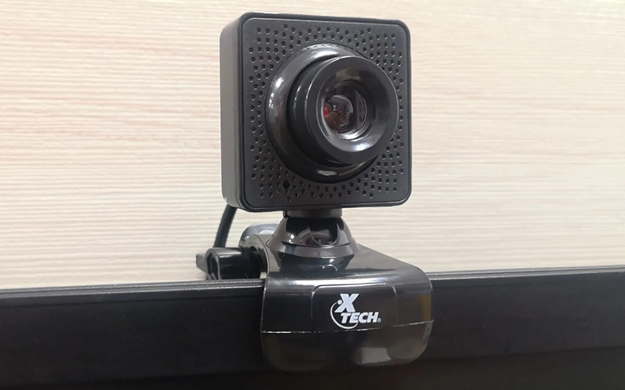 Imagen 2 de Cámara Web Xtech XTW-480 Gaze HD con Micrófono 640x480P Wired USB Negro