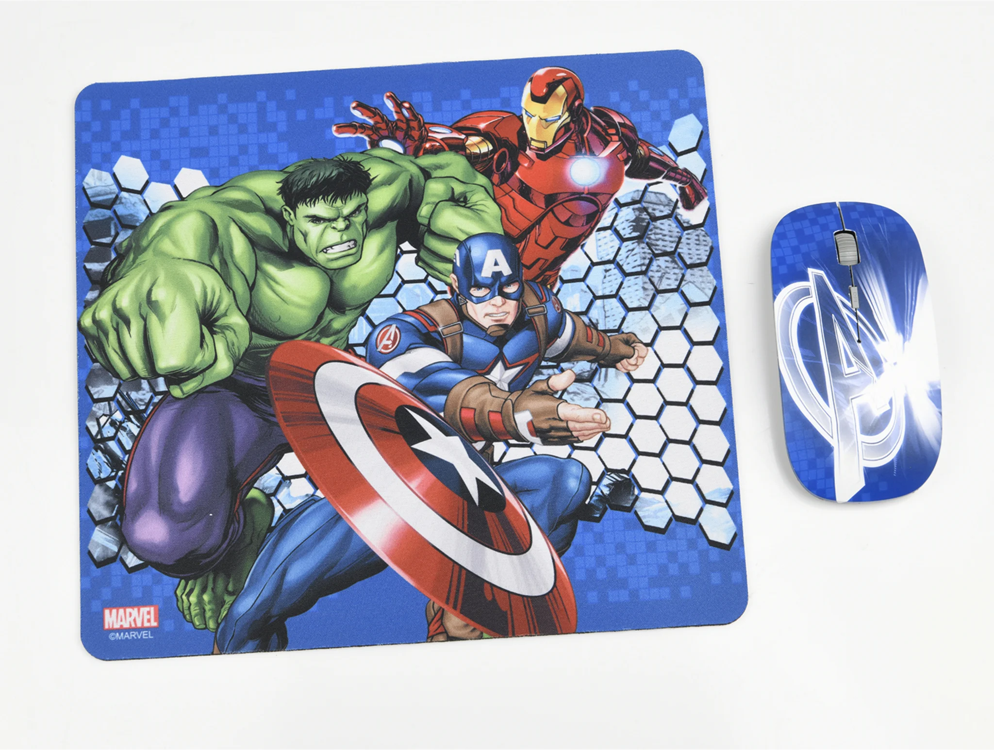 Imagen 0 de Disney Avengers + MousePad (76443-NOC-ESP-12)
