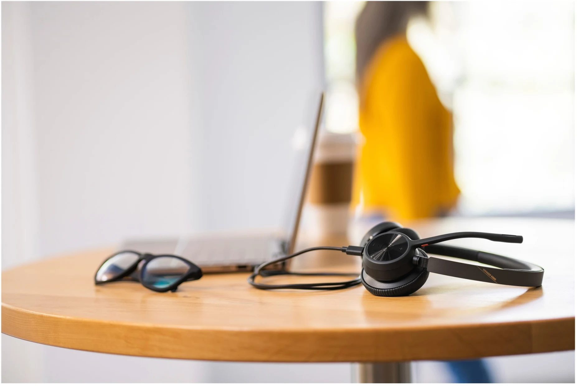 Imagen 3 de Cintillo POLY VOYAGER 4320 UC, V4320-M C (PC & MOBILE) MICROSOFT TEAMS CERTIFIED