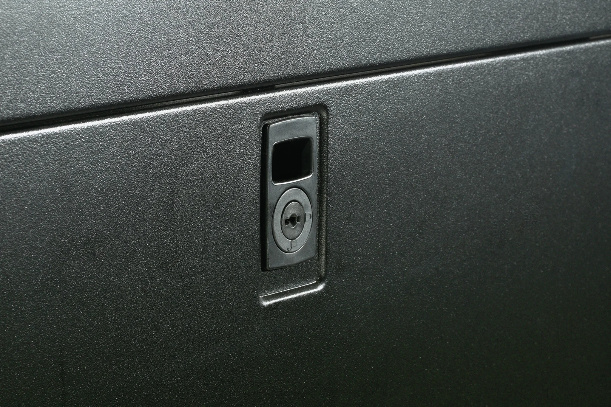 Imagen 18 de Rack de Servidor APC AR3100 NetShelter SX 42U 600mm x 1070mm c/Laterales Negro