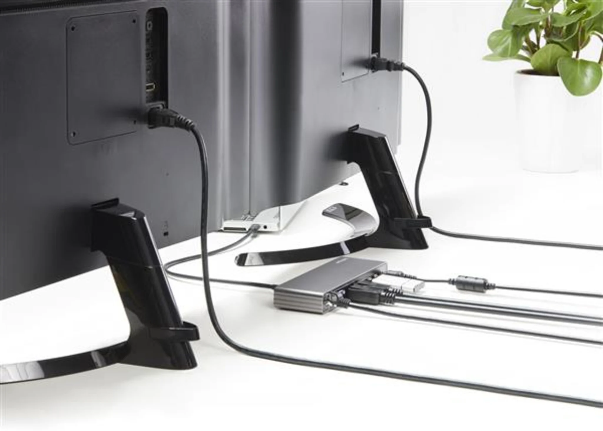 Imagen 5 de Docking Station StarTech Thunderbolt 3 a 2*DP HDMI 2*USB-A VGA Colr Gris