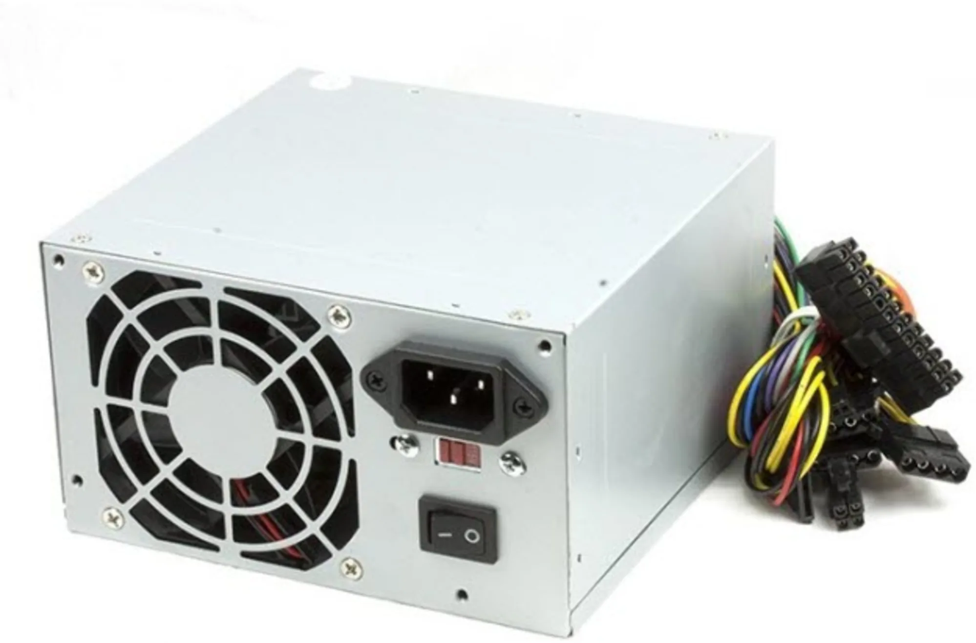 Imagen 0 de Fuente de Poder Xtech 600Watts 20+4 Pines con 2 SATA ATX 