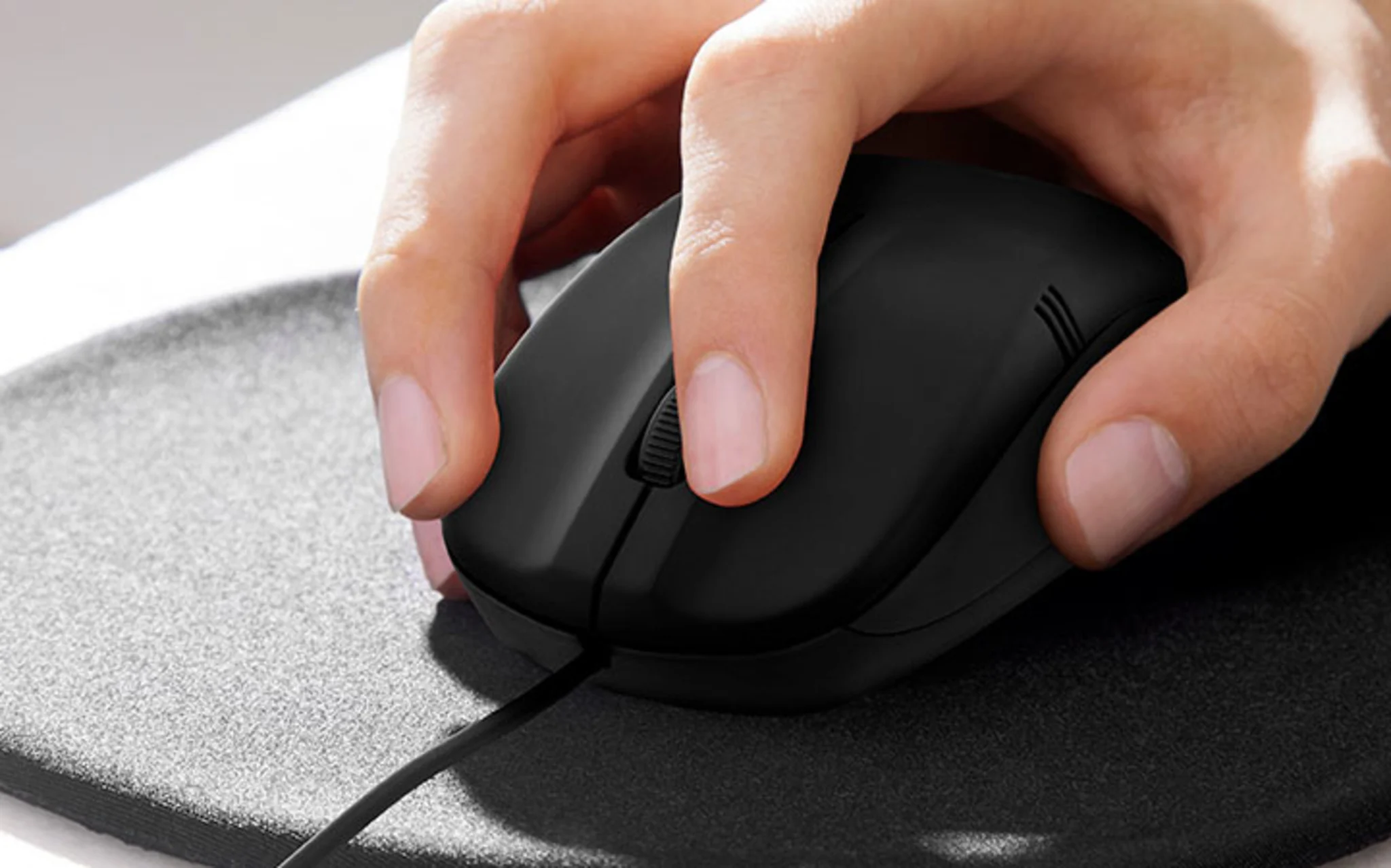 Imagen 2 de Mouse Alámbrico XTech XTM-205 USB Óptico 1000DPI 1.35mt 3D de 3 Botones Negro