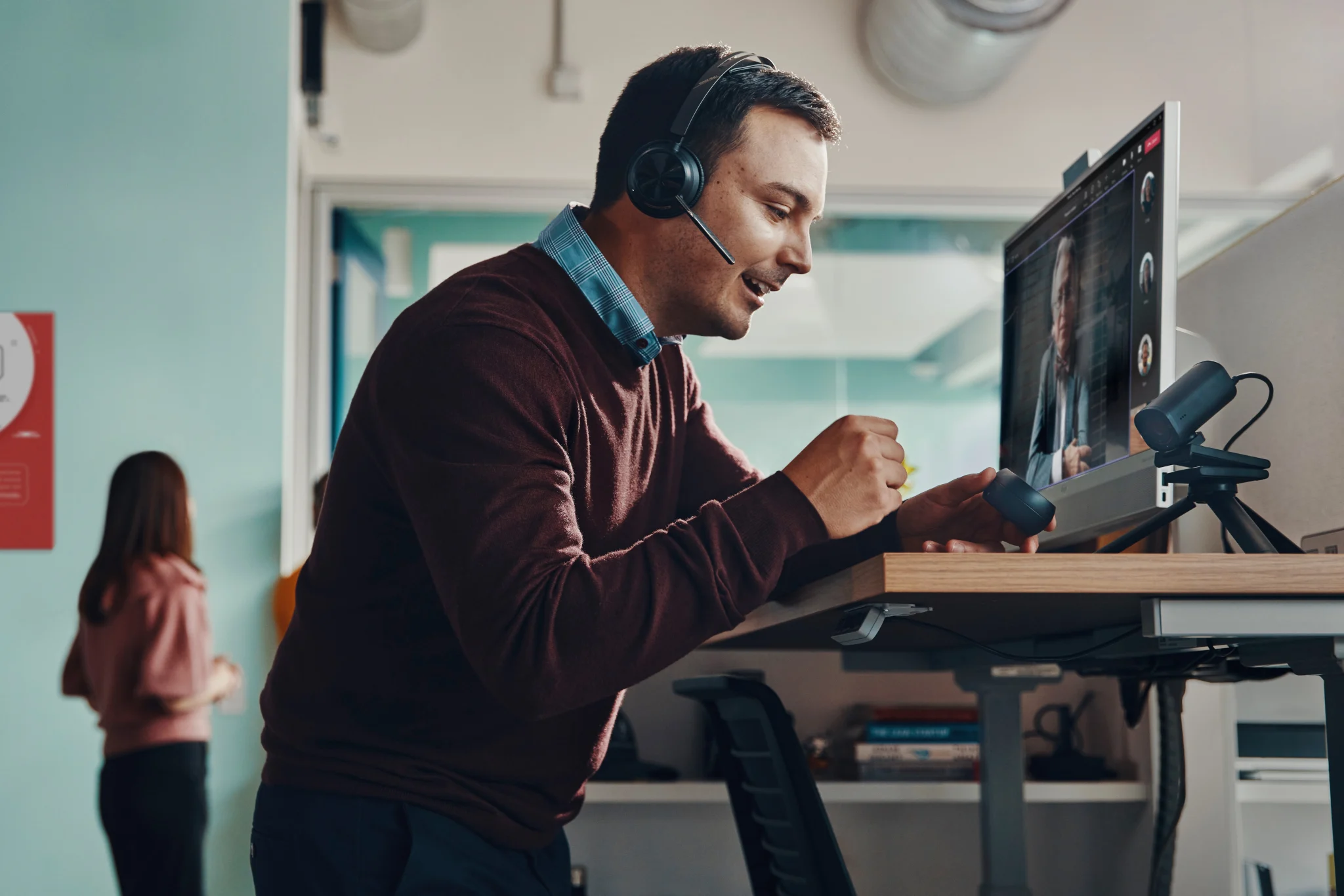 Imagen 5 de Auriculares Poly Voyager Focus 2 Certificación Microsoft Teams USB-C Negro