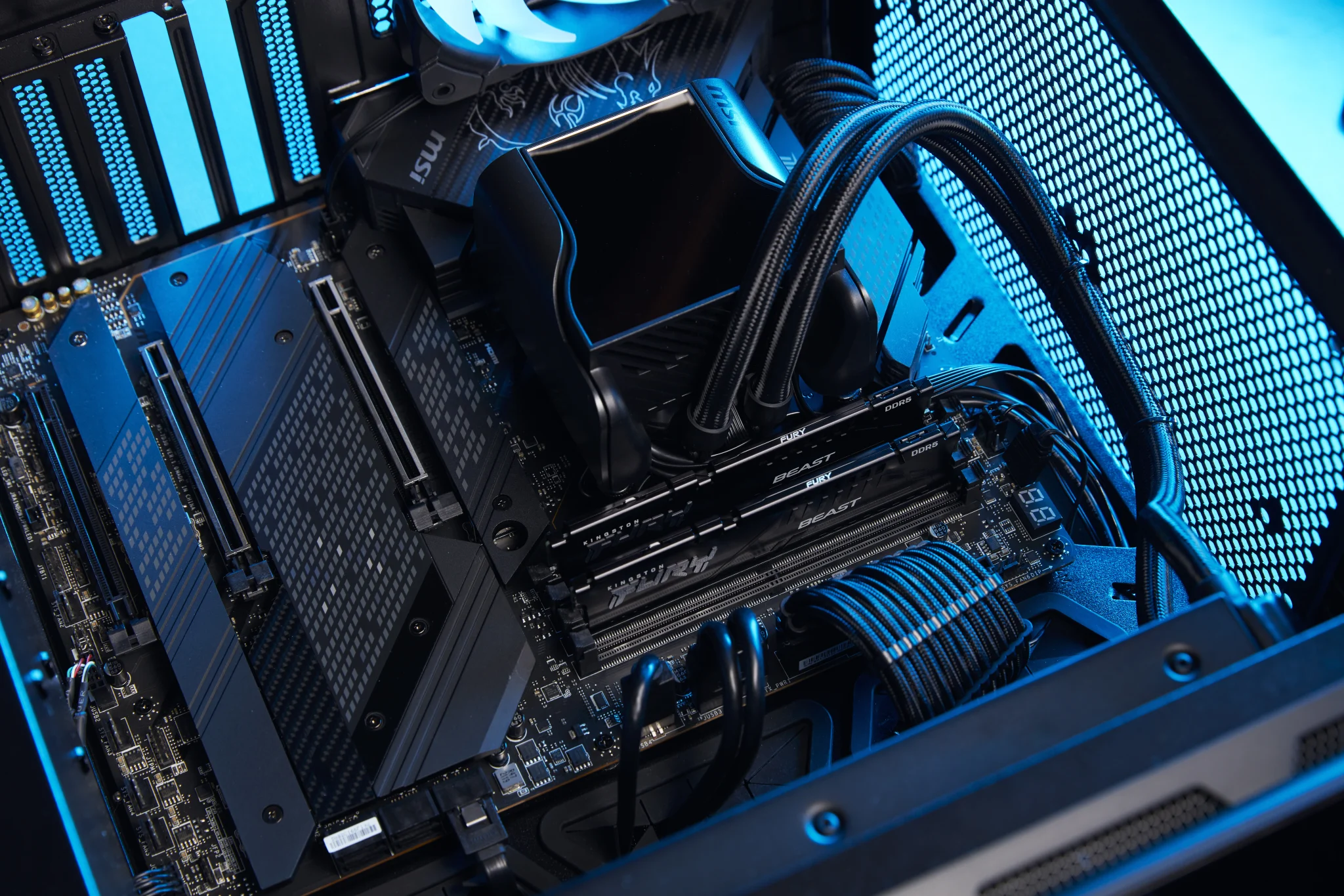 Imagen 8 de Memoria RAM 128GB (4*32GB) DDR5 5600MHz DIMM CL40 Non-ECC 1.25v 288p FURY Beast