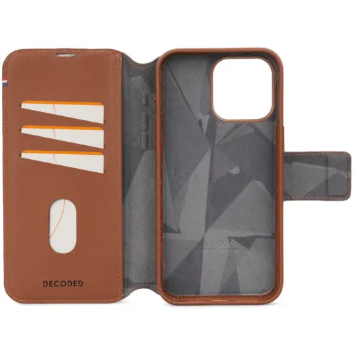 Imagen 3 de Funda cuero Wallet con MagSafe para iPhone 15 Pro Max Decoded Cafe