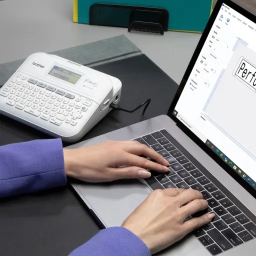 Imagen 5 de Rotuladora Brother PT-D410, Electrónica de sobremesa con teclado y conexión a PC