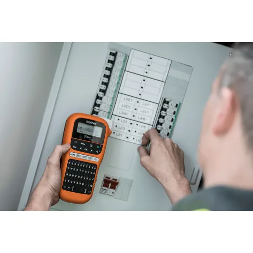 Imagen 5 de Rotuladora Electrónica Profesional Brother PT-E110VP, 180DPI 12mm Cortador