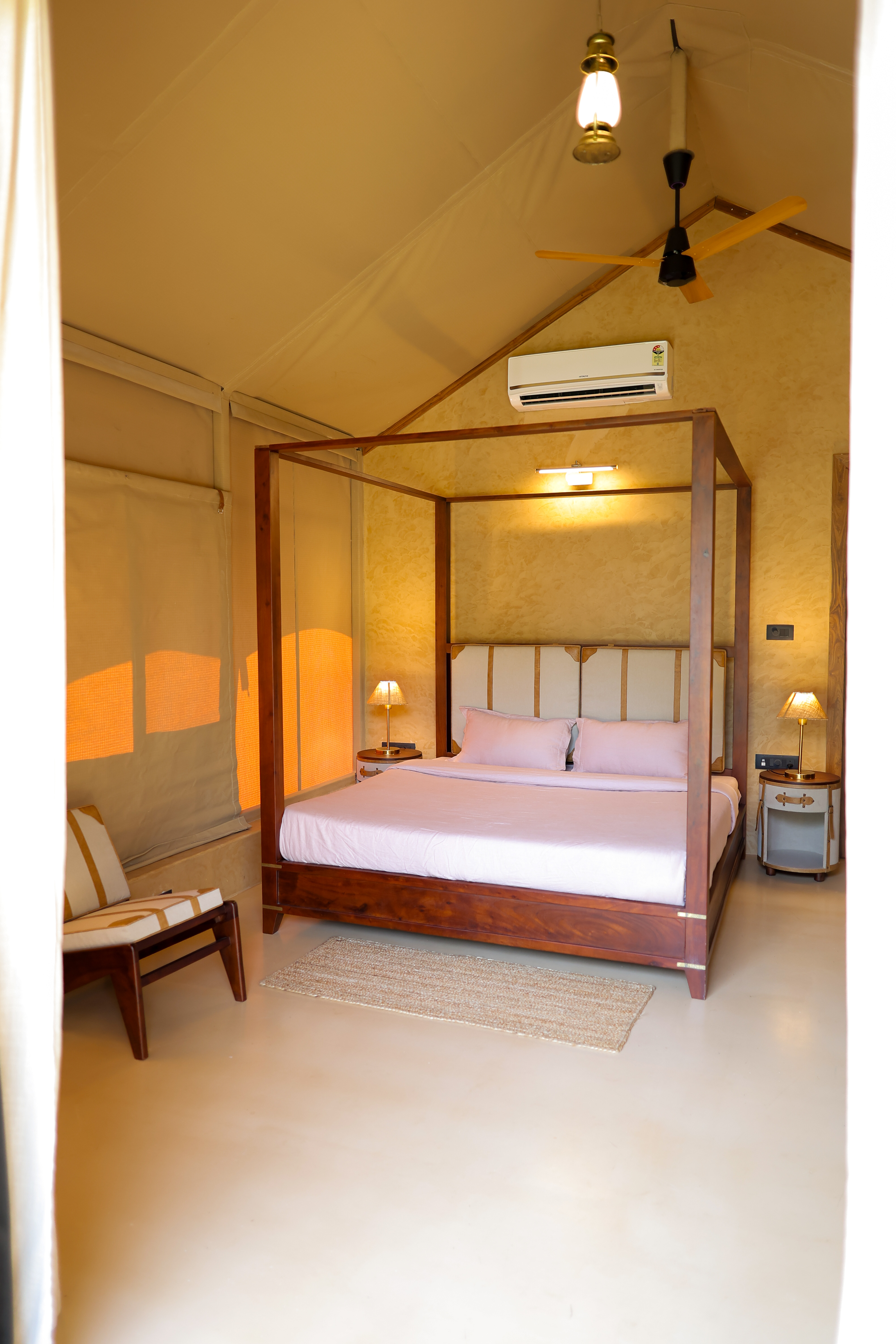 Glamping Tents – Boutique Comfort in the Heart of Ratapani gallery 1