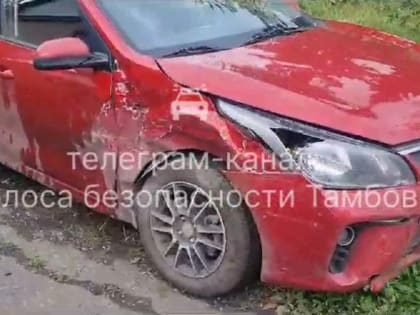 В Тамбове в ДТП пострадал водитель "LADA Kalina"