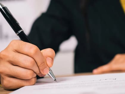 Как взять больничный в отпуске и не уйти в минус