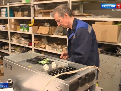 «Промышленный маршрут» знакомит с предприятиями региона: уникальное производство грузоподъёмных машин