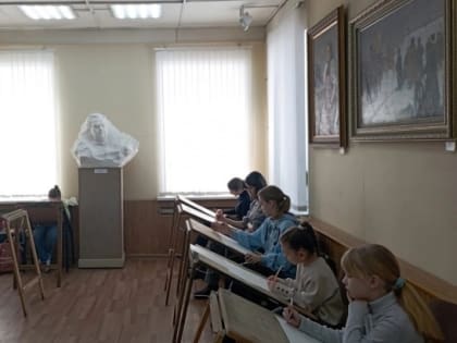 Художественная школа приняла очный тур АРТакиады «Изображение и слово»