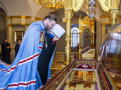 В День Победы митрополит Феодосий совершил Божественную литургию в Спасо-Преображенском кафедральном соборе города Тамбова