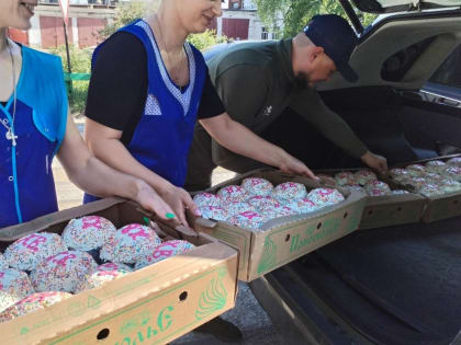 Партийцы отправили партию пасхальных куличей бойцам в зону СВО