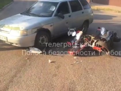 В Тамбове легковушка сбила водителя на скутере