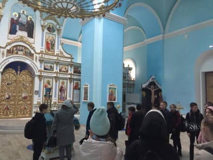 Экскурсия школьников на Архиерейское подворье Тихвинского храма города Кирсанова
