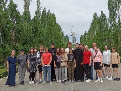 Священнослужители Уваровской епархии вместе с детьми посетили с экскурсией город-герой Волгоград