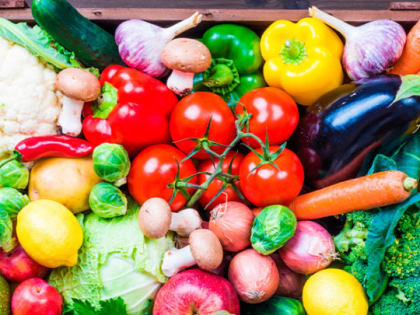 Медики посоветовали жителям России продукты, защищающие от ультрафиолета