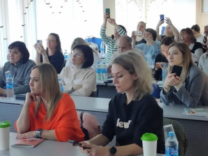 Обучение  новой концепцией профессиональной гигиены сотрудники на практическом курсе Соболевой Ирины Владимировны «Меняем концепцию. От популярных протоколов до комплекса 5П-профес