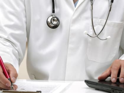 Студентов России из ординатуры предложили принимать на должность врачей-стажеров