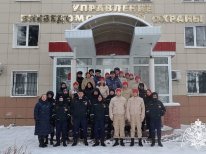 Росгвардейцы организовали экскурсию для учащихся тамбовского колледжа