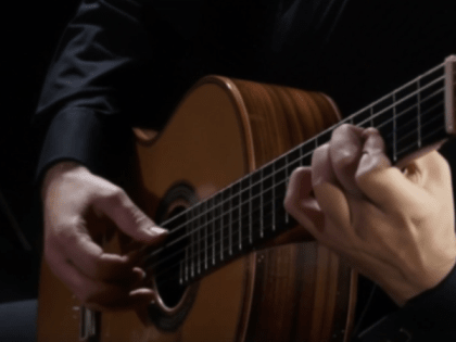 Гитарист Ровшан Мамедкулиев выступит с Академическим симфоническим оркестром имени Рахманинова