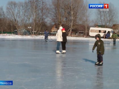 В Тамбове приступили к заливке катка за Тезиковым мостом