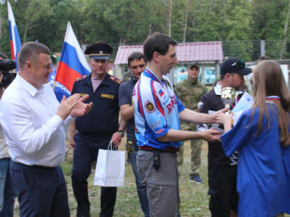 Александр Никитин и Игорь Щеголев наградили победителей областных соревнований по практической стрельбе
