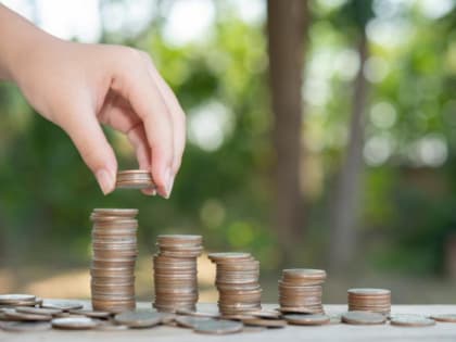 Экономист предрек в феврале укрепление курсов доллара и евро к рублю на 5%
