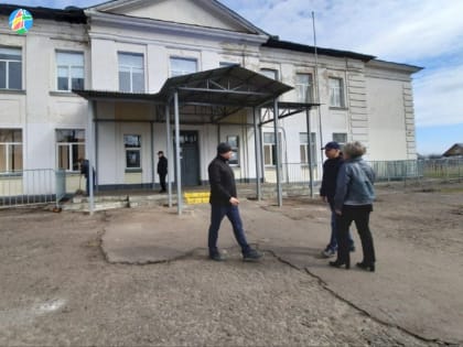 Ученики третьей школы выходят с дистанта в свой корпус