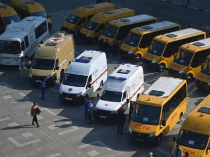 Тамбовские школы и больницы получили новый автотранспорт