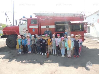 В Жeрдевке сотрудники МЧС России провели экскурсию для школьников