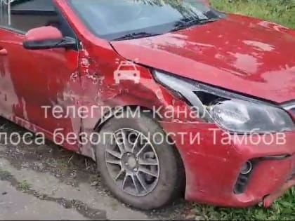 В Тамбове «KIA» протаранила «Калину»: есть пострадавший