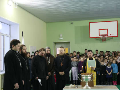 Освящение  Ржаксинской школы №2 рабочего посёлка Ржакса после капитального ремонта