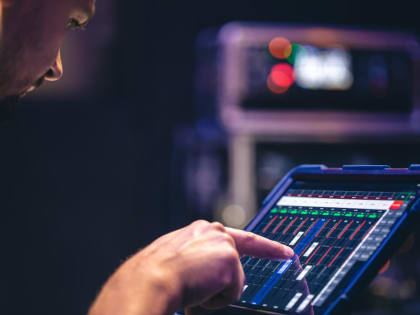 Когда кнопка не откликается: драматичные истории ремонта HMI-панелей на производстве