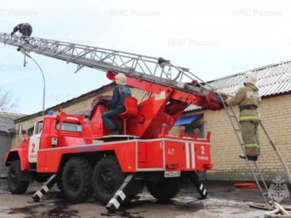 Работники пожарной охраны сегодня отмечают профессиональный праздник
