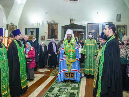 Митрополит Феодосий совершил всенощное бдение в Покровском соборе города Тамбова