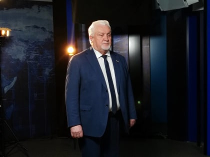 Тамбовские единороссы участвуют в флешмобе «Мы – Россия»